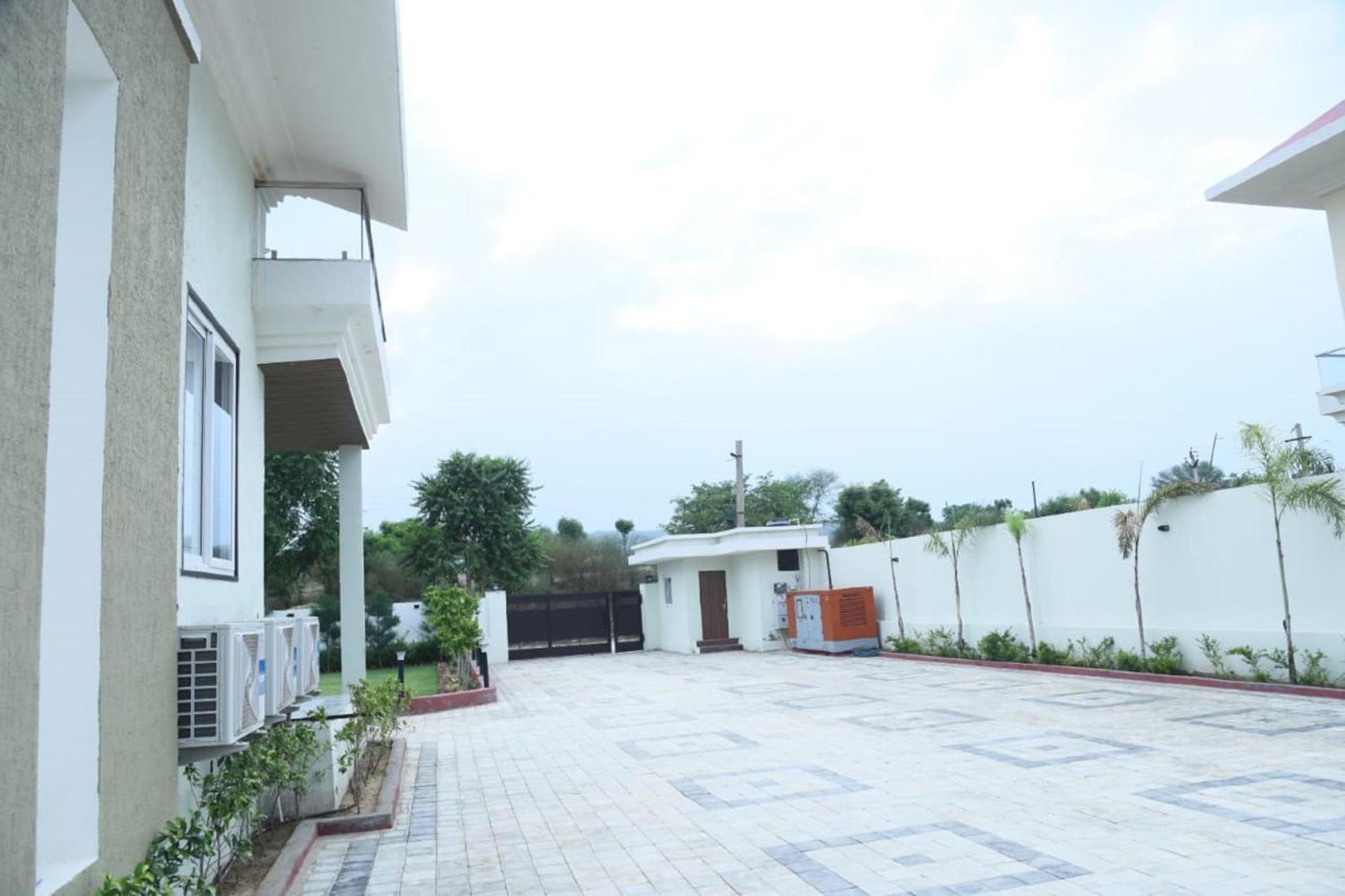 Raj Farms Luxury Villa And Private Pool Near Kukus 斋浦尔 外观 照片